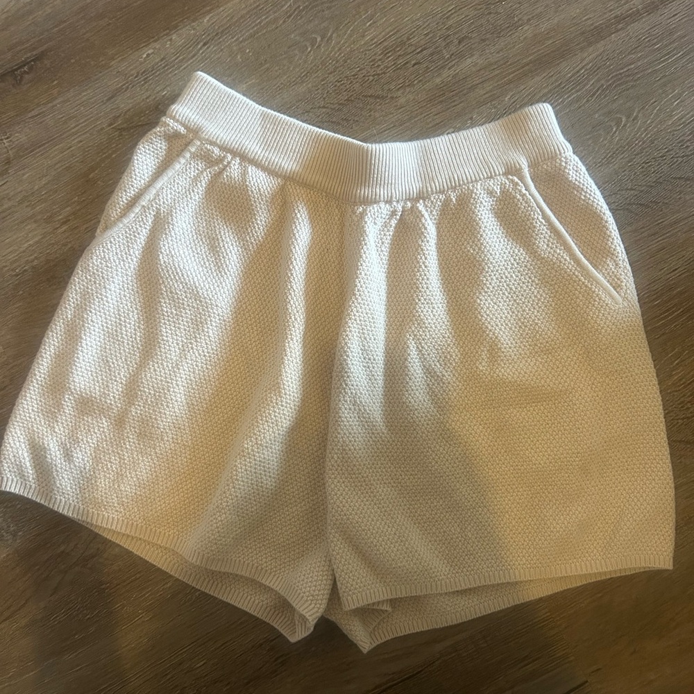 Women's Cream knit Shorts